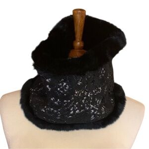 Ann Taylor reversible infinity scarf / snood with black faux fur and lace New